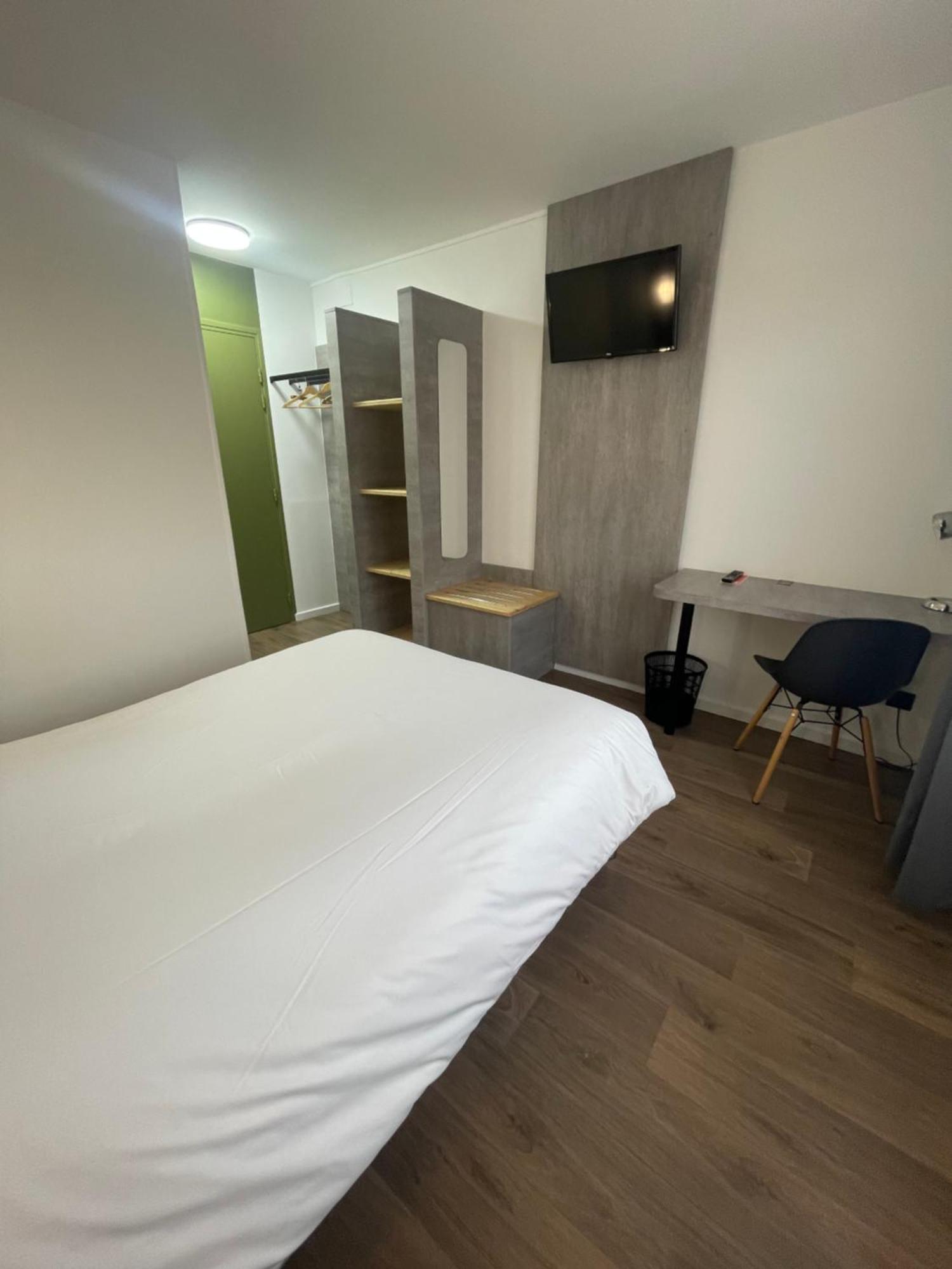 Hotel Castel Neuves-Maisons Bagian luar foto